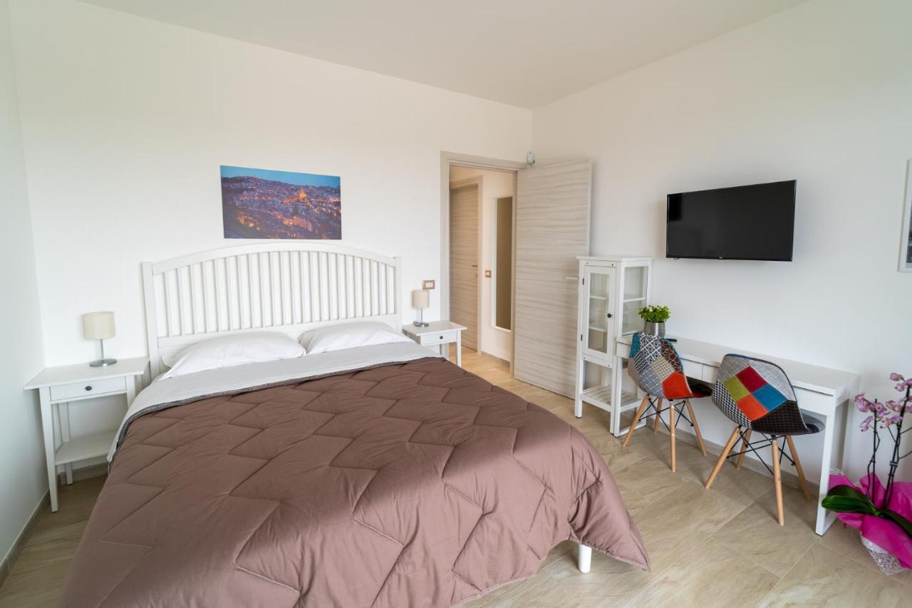 Nni Mia Hotel Модика Екстериор снимка